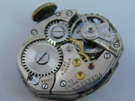 Ladies Vintage Gold Filled Yorktown 9 Jewels Swiss Wrist Watch 25.5g image number 4