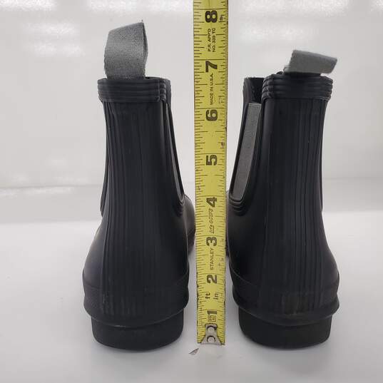 Hunter Women's Short Black Rubber Chelsea Rain Boots Size 9 image number 4