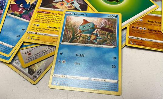 Assorted Pokémon TCG Common, Uncommon and Rare Trading Cards (600 Plus Cards) image number 5