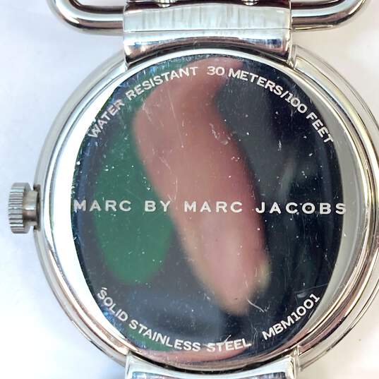Designer Marc By Marc Jacobs Red Leather Strap Round Analog Quartz Wristwatch image number 4