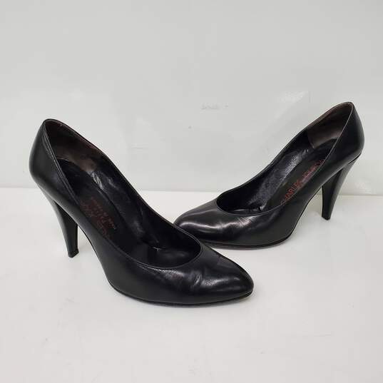 VTG Charles Jourdan Black Leather Heel Pumps Size 6B image number 2