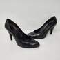 VTG Charles Jourdan Black Leather Heel Pumps Size 6B image number 2