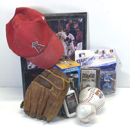 Lot of Assorted Baseball Collectibles image number 1