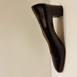Adrienne Vittadini Black Leather Pumps Size 9B alternative image
