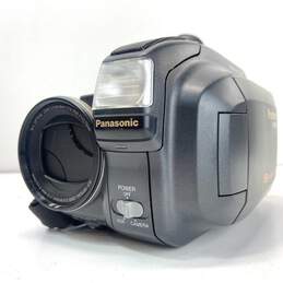 Panasonic Palmsight PV-L557 VHS-C Camcorder alternative image