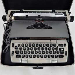 Working Smith Corona Electra 220 Portable Electric Typewriter With Case alternative image