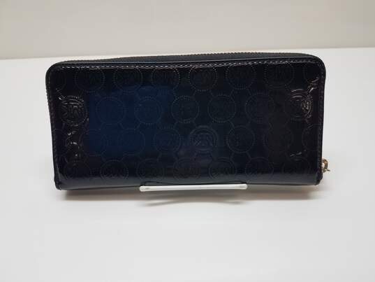 Buy the Michael Kors Black Patent Leather MK Logo Embossed Full Zip Around  Wallet | GoodwillFinds