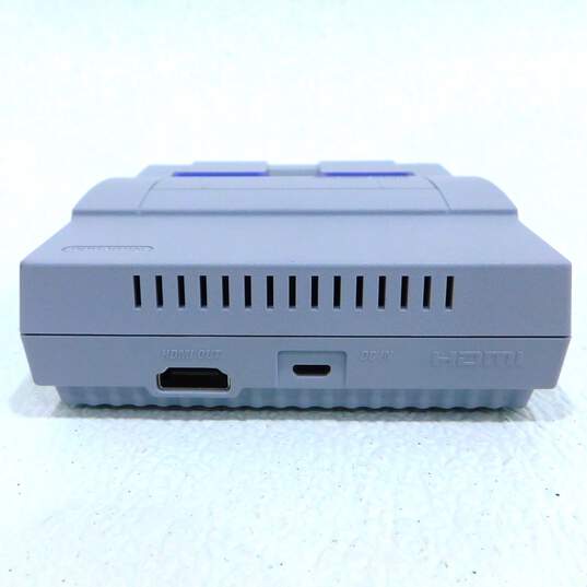 SNES Super Nintendo Classic Edition image number 5