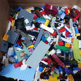 9lbs Bulk Lot of Mixed Building Toy Bricks & Pieces