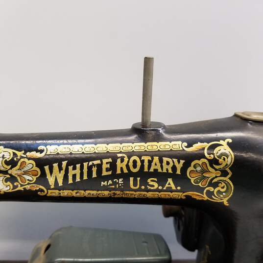 Vintage White Rotary Sewing Machine image number 6