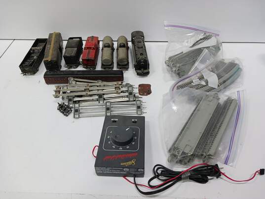 Bundle of Spectrum Train Cars, Tracks, And Controller (Train Set) image number 1