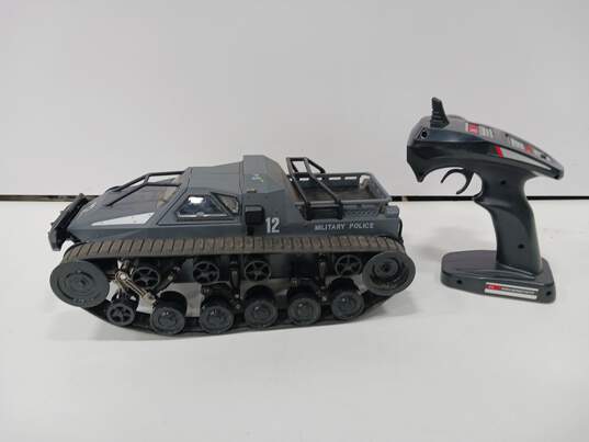 Dcenta 1/12 Remote Control Tank High Speed Off-Road All Terrain RC Car image number 1
