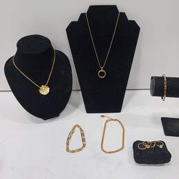 Gold Tones Costume Jewelry Collection Assorted 9pc Lot