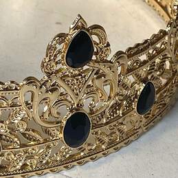 Tobaat Men's Gold Crown with Faux Black Gemstones Sz. M/L alternative image