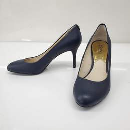 Michael Kors Women's Navy Blue Leather Round Toe Pumps Size 9.5