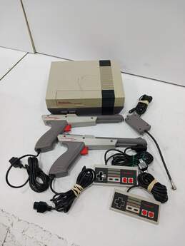 Nintendo Entertainment System Video Game Console w/Controller, Zappers and Cable