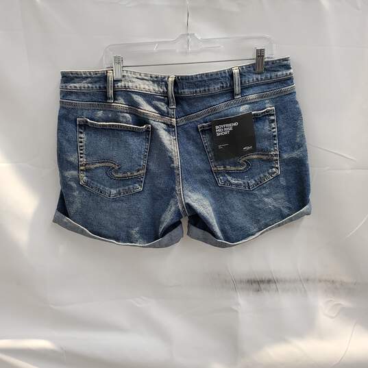 Silver Jeans Co Boyfriend Mid Rise Denim Shorts NWT Size W34xL4.5 image number 2