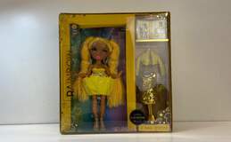Rainbow High Fantastic Fashion Sunny Madison 11 Inch Doll With Playset NRFB
