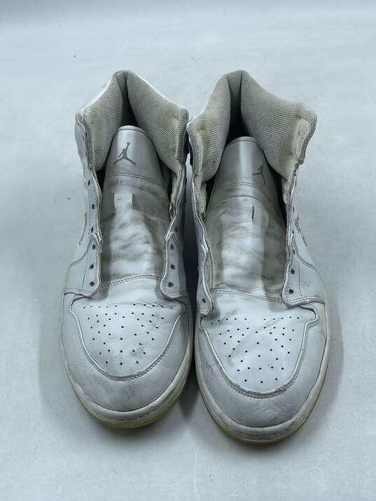 Authentic Nike Air Jordan 1 Retro 2002 White Chrome White Athletic Shoe M 15 image number 2