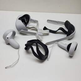 Oculus Quest VR Headset and Controllers Untested