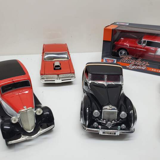 Lot of 7 8 in. Vintage Classic Model Cars image number 3