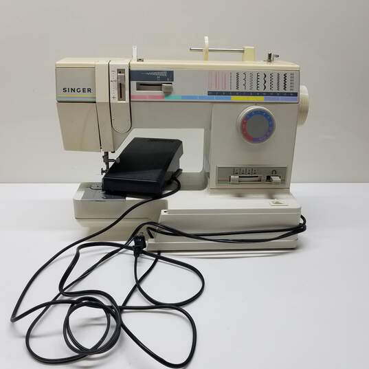 Singer SR-9000 Vintage Sewing Machine untested image number 2