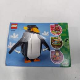 Lego #40498 Christmas Penguin Building Set IOB alternative image