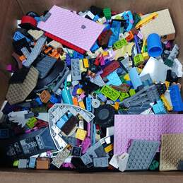 9lbs Lot of Assorted Building Toy Bricks & Blocks