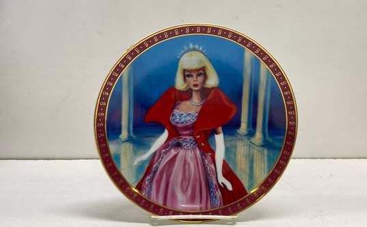 The Danbury Mint 1963 Barbie Collection Plates Set of 2 Collectors Plates image number 3