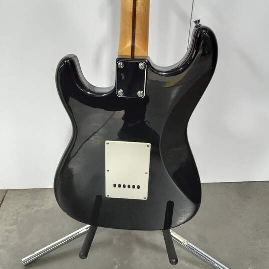 Black & White Electric Guitar w/ Soft Case image number 4