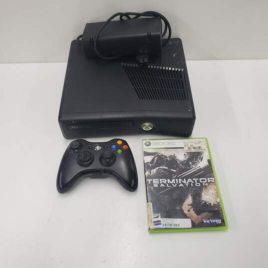Microsoft Xbox 360 S 4GB Console Bundle w/ Game and Controller image number 1