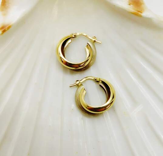 14k Yellow Gold Polished & Satin Finish Twisted Hoop Earrings 3.1g image number 1