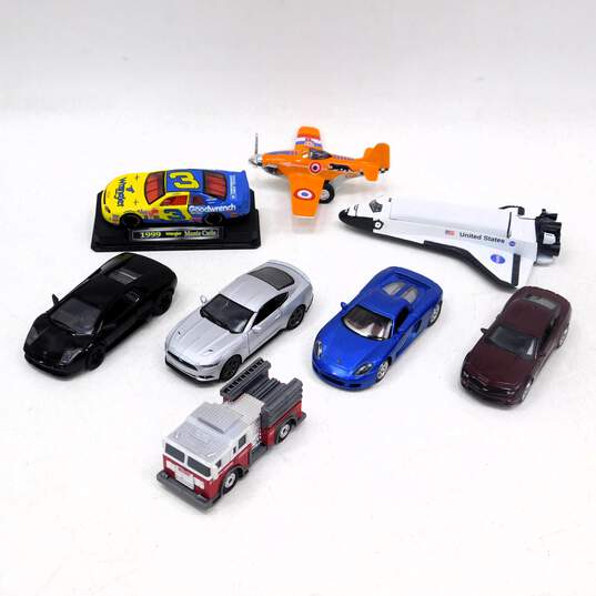 Lot of Die Cast Cars 2000s & Newer Hot Wheels Matchbox Maisto NASCAR Some Sealed image number 2