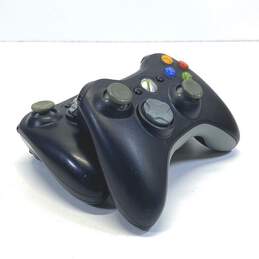 Microsoft Xbox 360 controllers - Lot of 2, Black