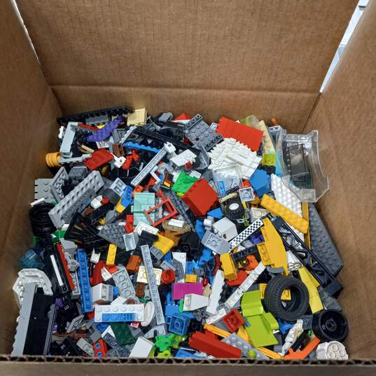 8.5Lbs Bundle of Assorted Toy Building Blocks image number 1