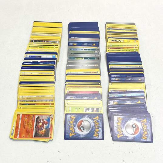 Assorted Pokémon TCG Common, Uncommon and Rare Trading Cards (600 Plus Cards) image number 2