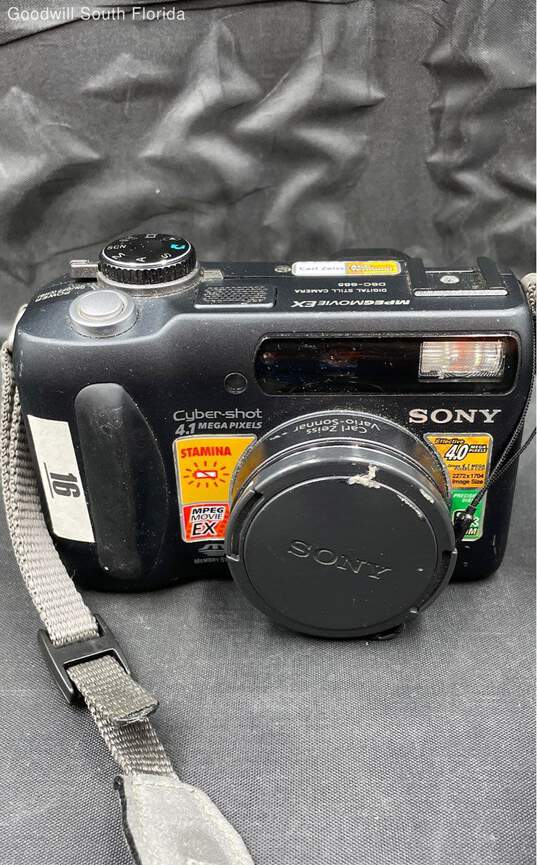 Not Tested Use For Parts Sony Cyber-Shot Digital Camera image number 2