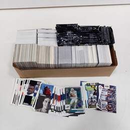 10.5lb Lot of Assorted Sports Trading Cards alternative image
