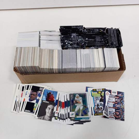 10.5lb Lot of Assorted Sports Trading Cards image number 2