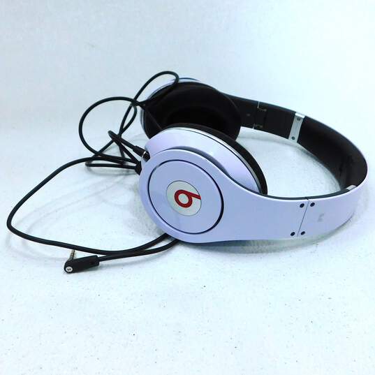 Beats by Dr. Dre Beats Solo3 Wireless On-Ear Headphones -White image number 4
