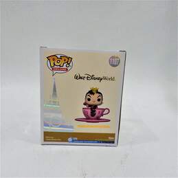 Funko Pop! Deluxe 1107 Walt Disney World 50 Queen of Hearts at the Mad Tea Party Attraction (Target Exclusive) alternative image