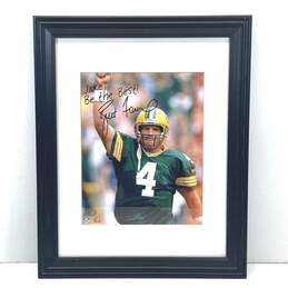 Signed, Framed & Matted 8" x 10" Photo of of Brett Favre - Greenbay Packers alternative image