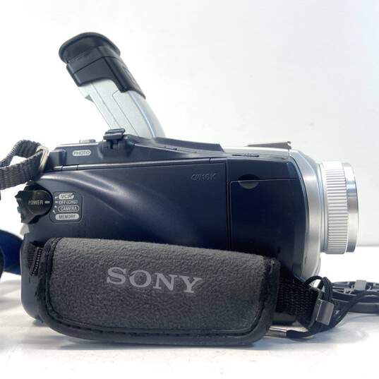 Sony Handycam DCR-TRV25 MiniDV Camcorder (Read Description) image number 6