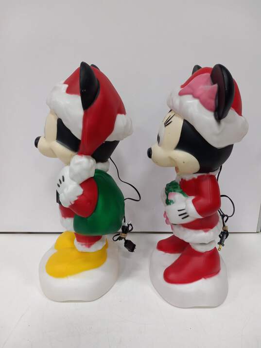 Disney Magic Holiday Mickey & Minnie Lighted Lawn Decor Set image number 4