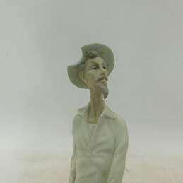 Lladro Quixote Standing Up Quijote Erguido Sword Shield #4854 Porcelain Figurine alternative image