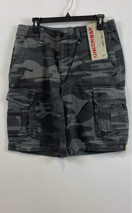 Unionbay Mens Gray Black Camouflage Pockets Flat Front Cargo Shorts Size 34 image number 1