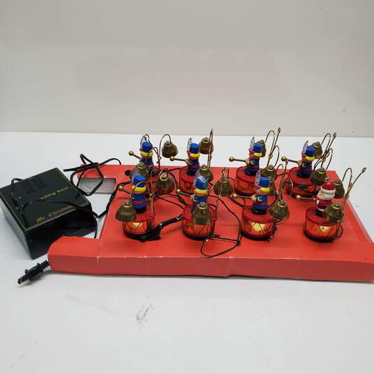 Mr. Christmas Santa's Marching Band 8 Stringed Musicians Untested image number 2