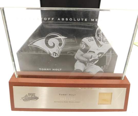 2003 Tory Holt Absolute Memorabilia Etched Glass w/ Jersey Swatch /150 Rams image number 2