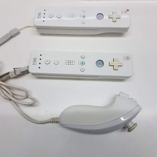 Nintendo Wii Console Lot  - Untested image number 2