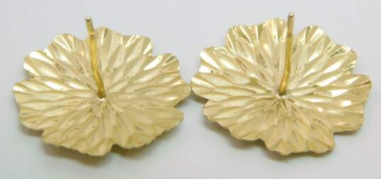 14K Gold Etched Flower Shape Post Earrings 1.3g image number 2